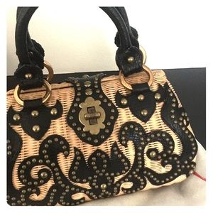 Isabella Fiore Woven wicker handbag